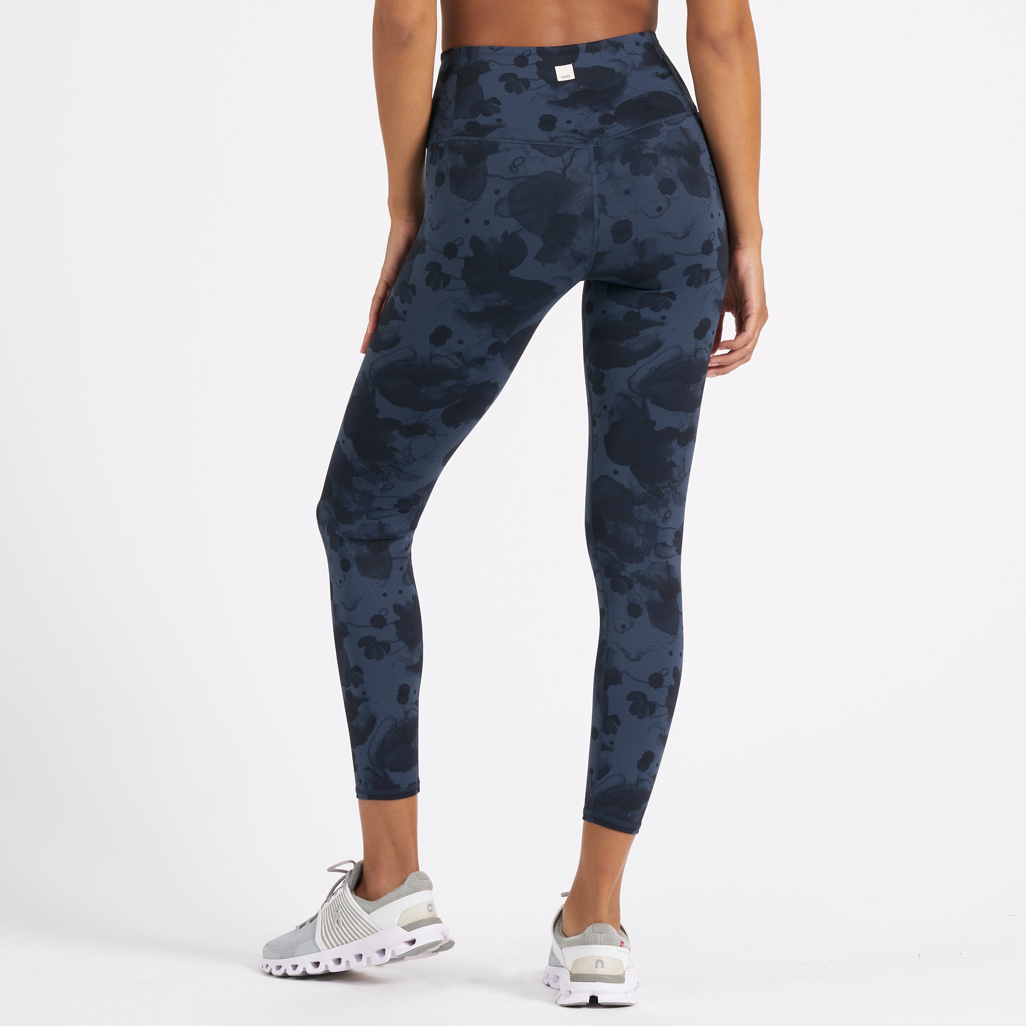 Studio Printed Legging | Waterdrop – Vuori Clothing