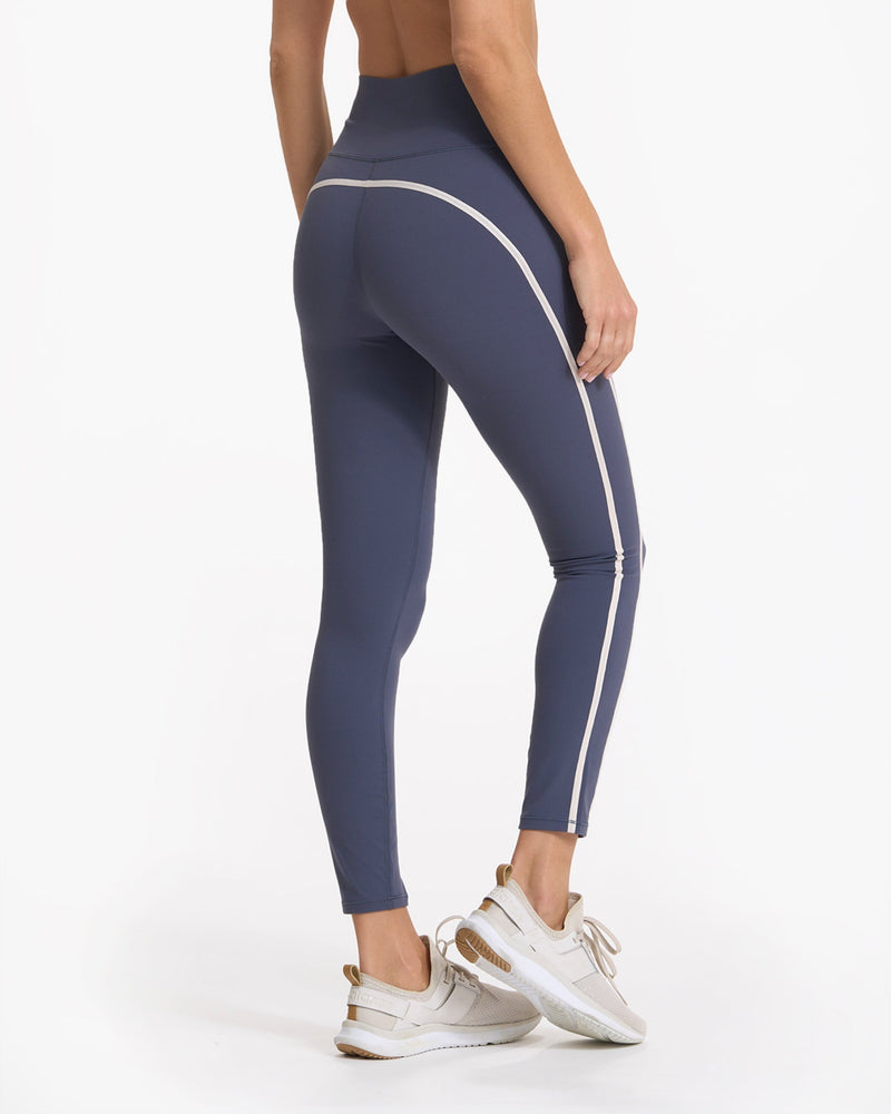 036473 TRACK RECORD PATTERNED WOMENS LEGGING