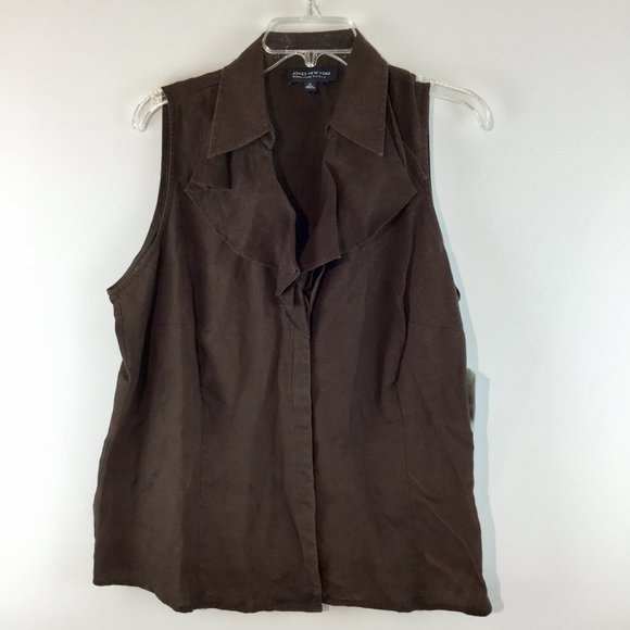 NWT button down sleevess top