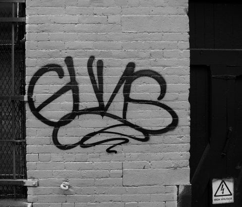 Guns Graffiti Handstyle