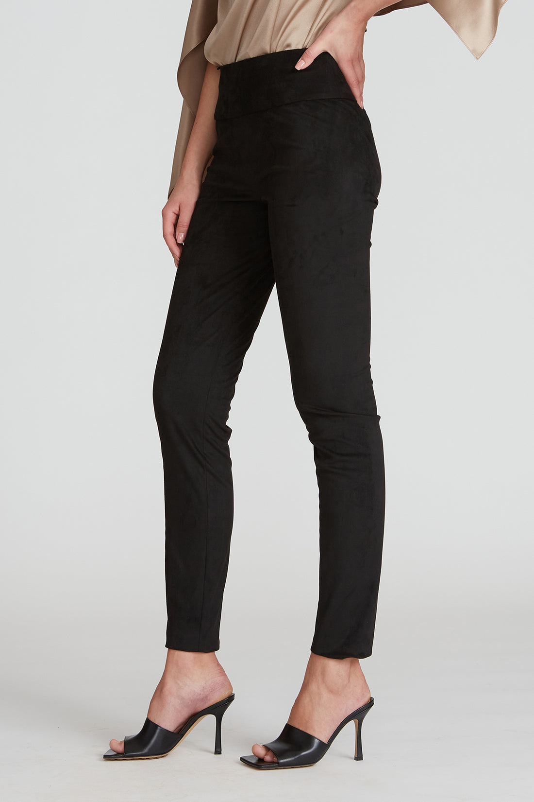 Halston - Kyra Suede Pant - Black