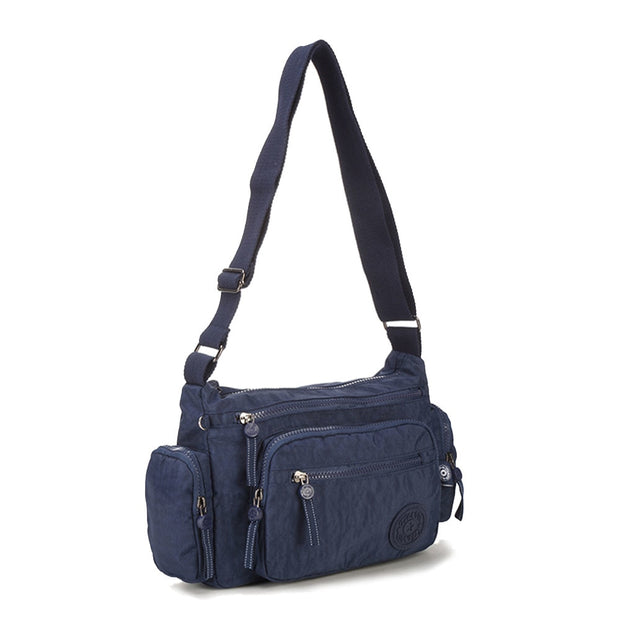 multi pocket messenger bag