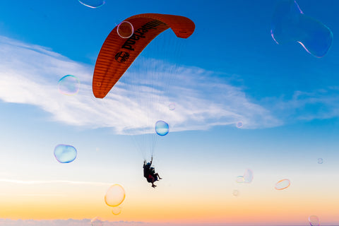 Dr Zigs Eco Bubbles and a paraglider at the Dune du Pilat