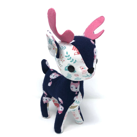 doudou cerf animal en peluche