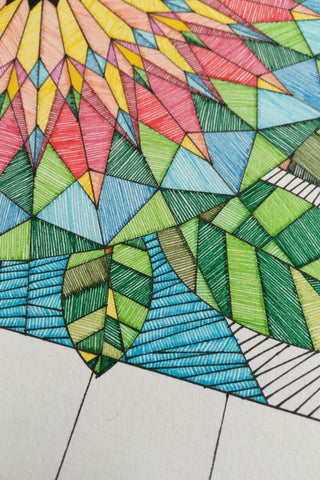 Detail von einer Filzstiftzeichnung in Farbe einer Blume im geometrischen Stil