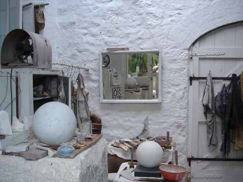 Barbara-Hepworth_sculptor_female_artist