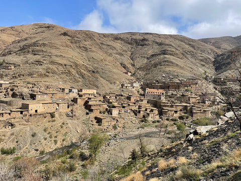 Berber_village_mud-houses_primitive_Morocco