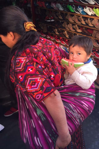 Guatemala_Chichicastenango_culture_mother_daughter_textiles_travel_kmm-collective