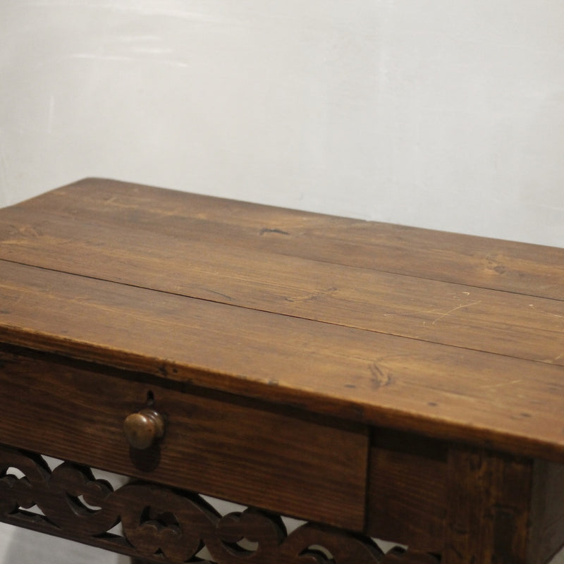 Vintage wooden desk<br>bob