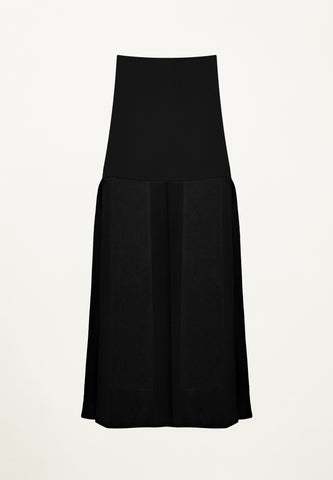 Six Panel Skirt in Black