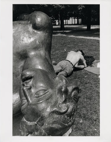 Couple in the Tuileries, 1992, by Barbara Alper