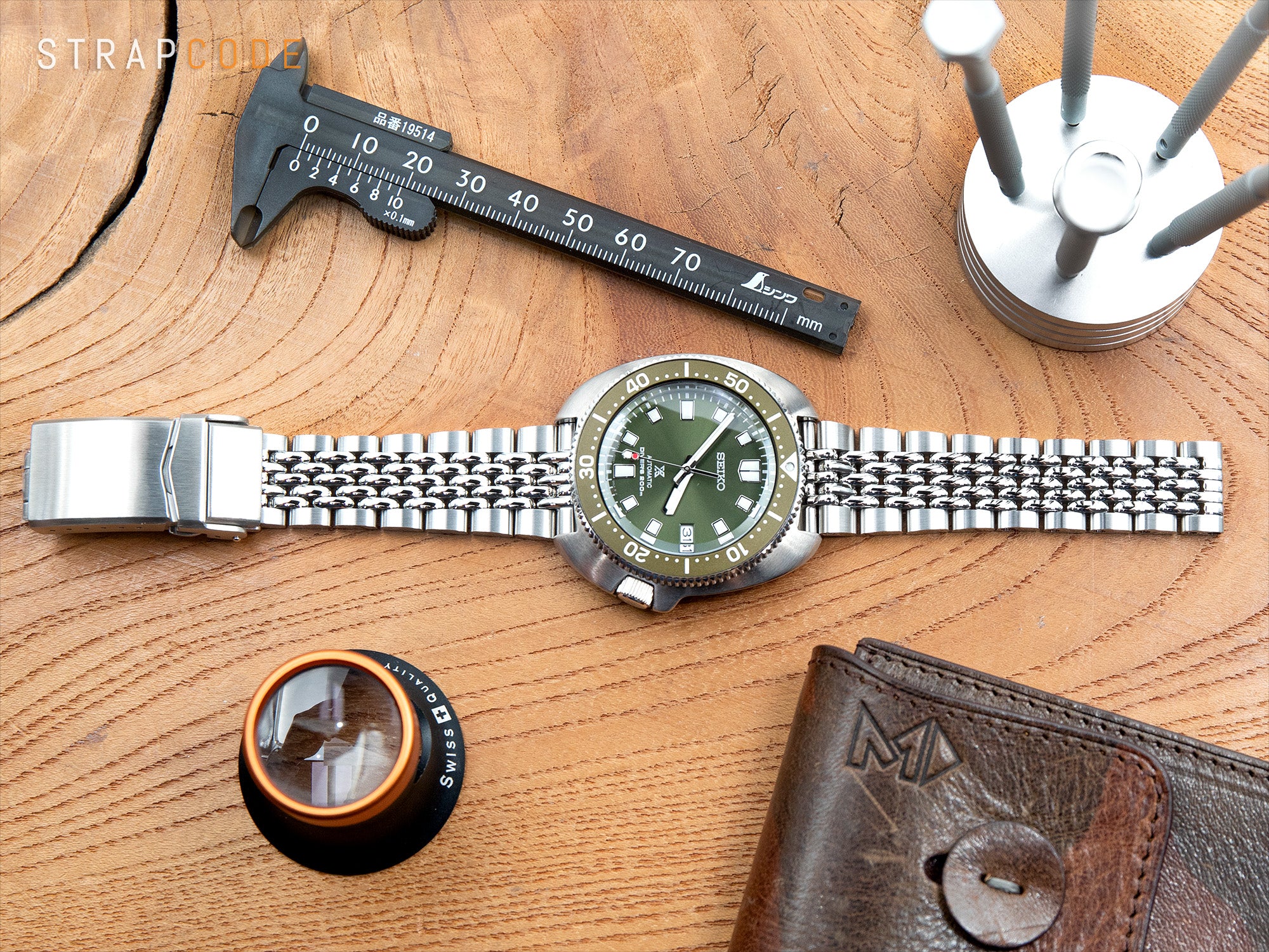 The Seiko Prospex SPB153 Captain Willard 2020 edition looks exquisite , GOMA BOR stainless steel watch band by Strapcode