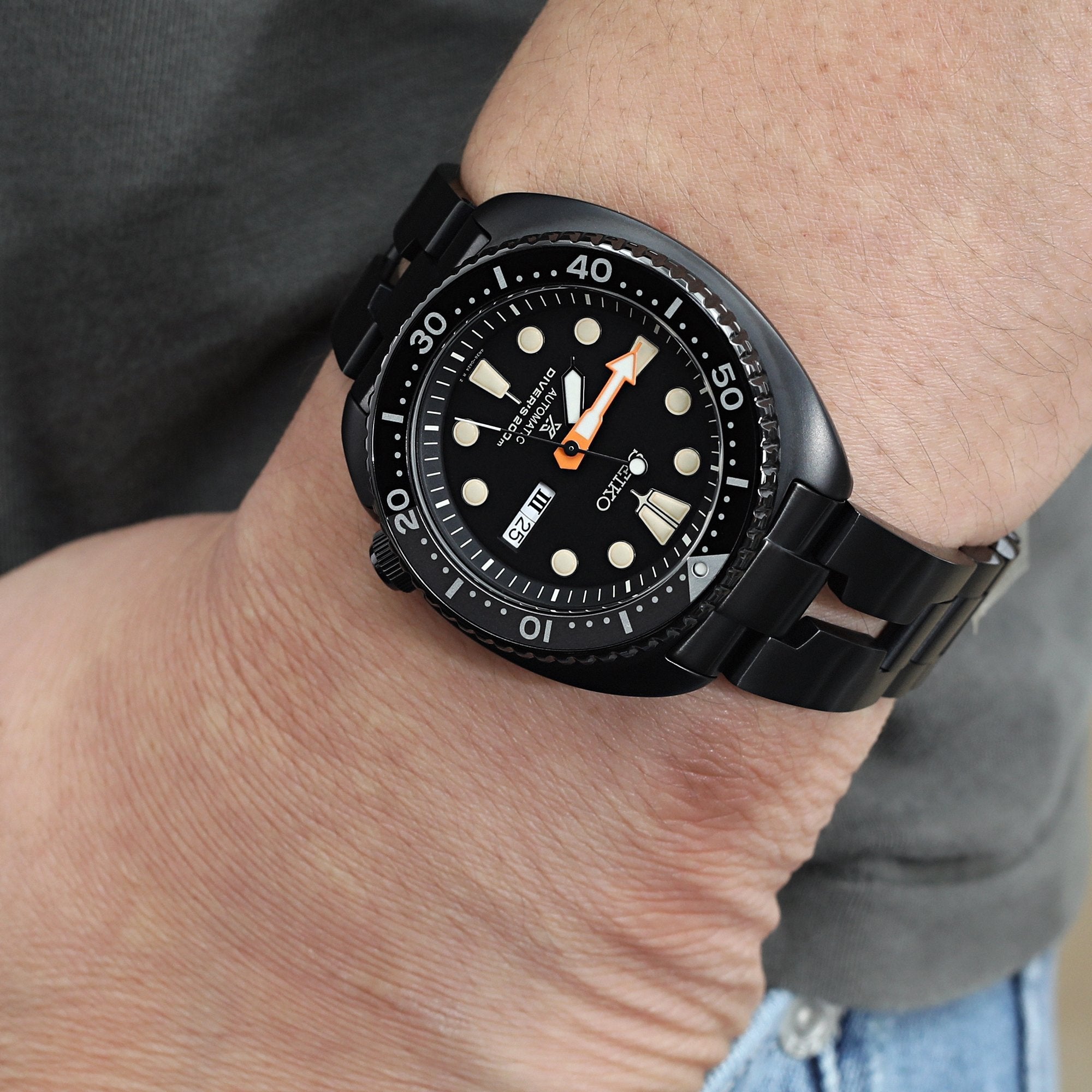 A black Seiko New Turtle watch definitely needs a Razor watch band by Strapcode 