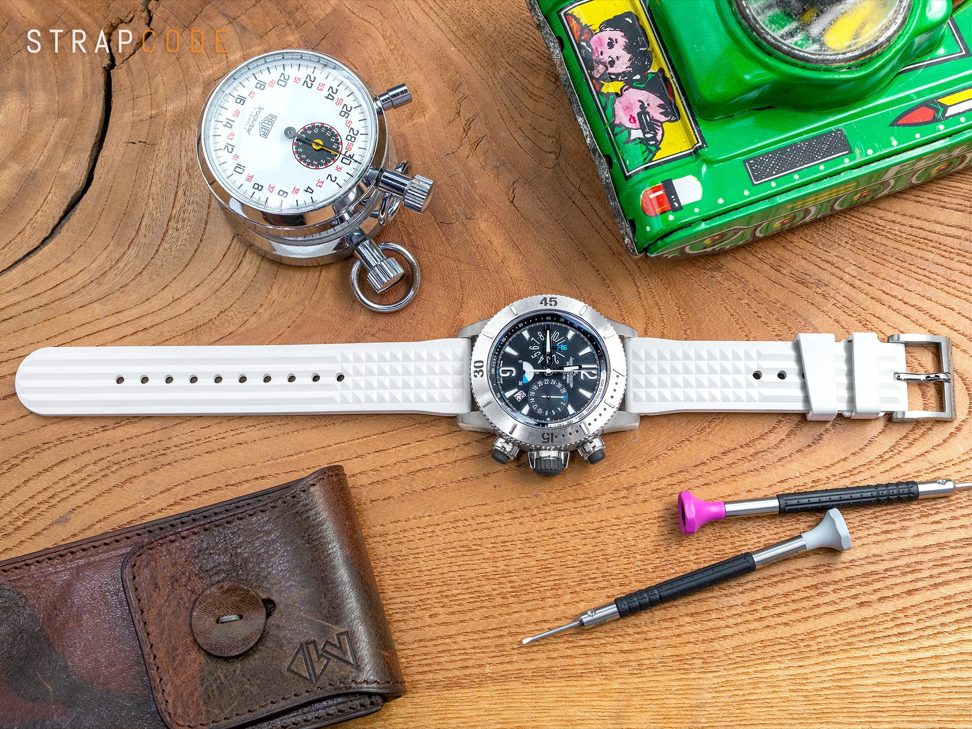The Chaffle White FKM Rubber watch strap by Strapcode, Jaeger LeCoultre Master Compressor Diver Chronograph Titanium Q186T670.