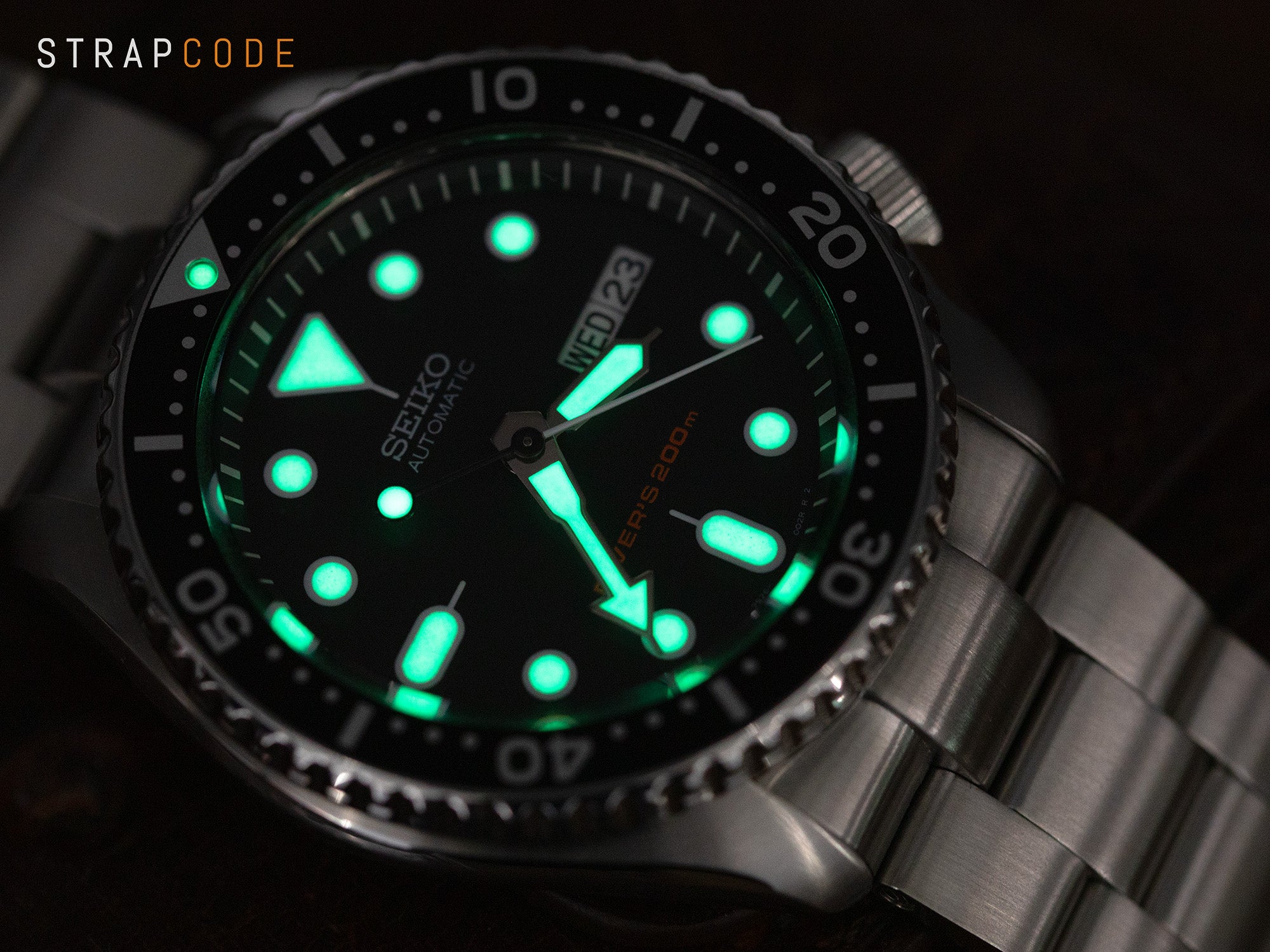 Seiko SKX007 diving watch is equipped with LumiBrite, a remarkable luminescent material by Strapcode watch bands