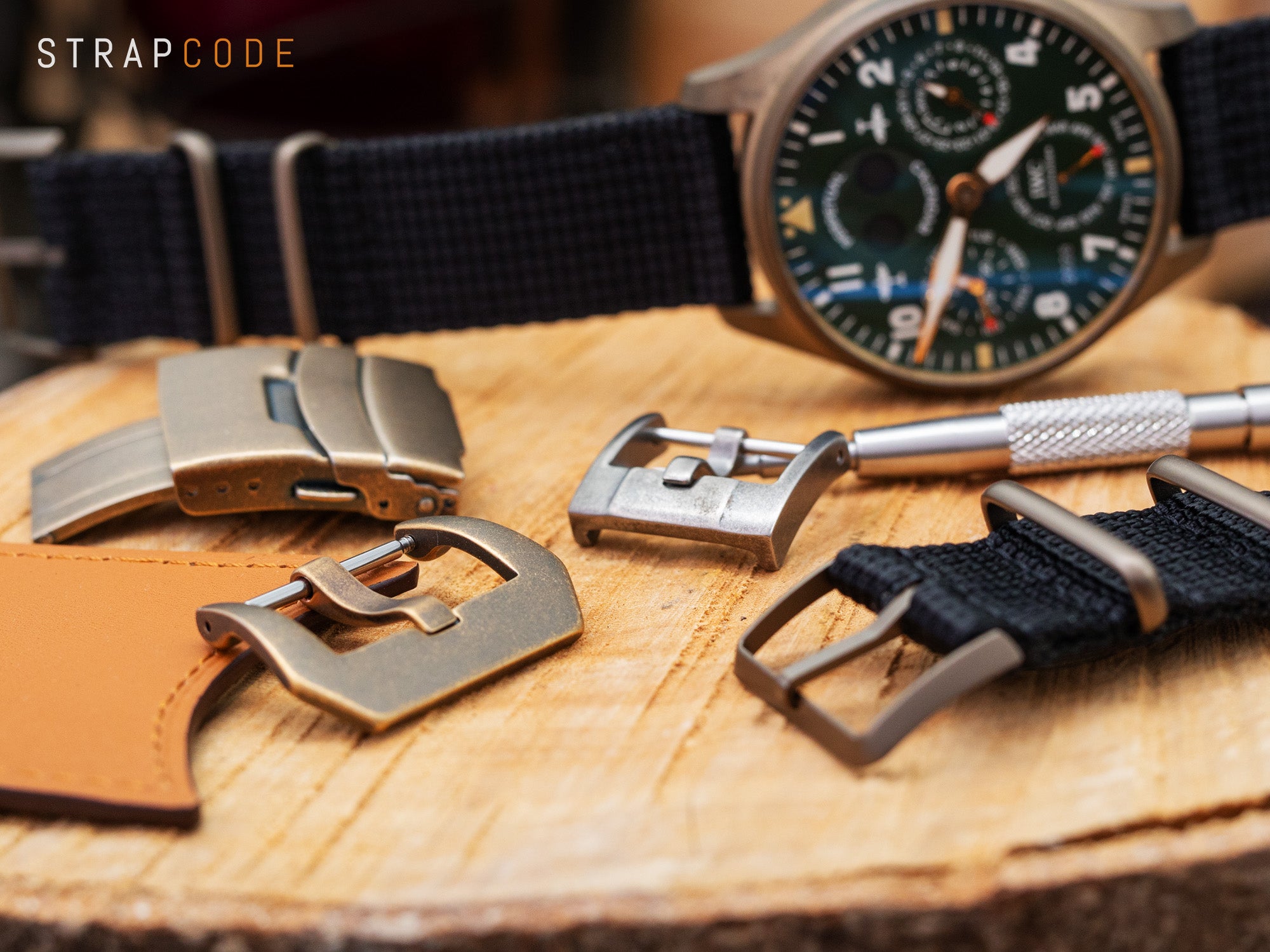 Choose a watch buckle material that complements the watch case material, such as stainless steel, titanium, or bronze.