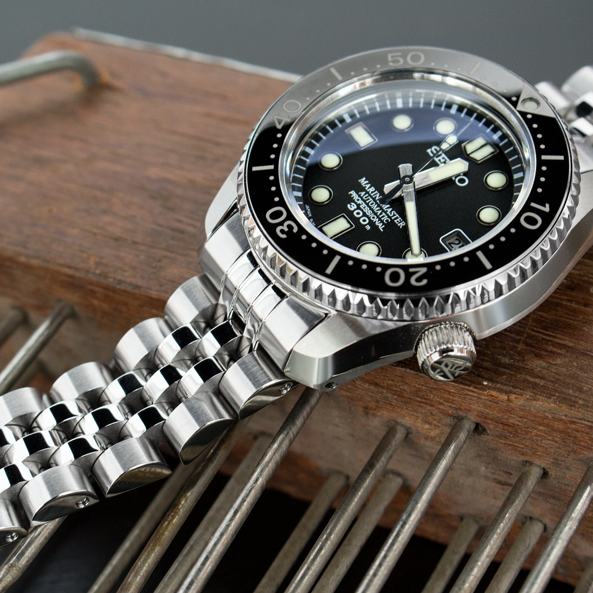The Watchesgazine, Seiko MarineMaster 300m | Image Gallery | Strapcode