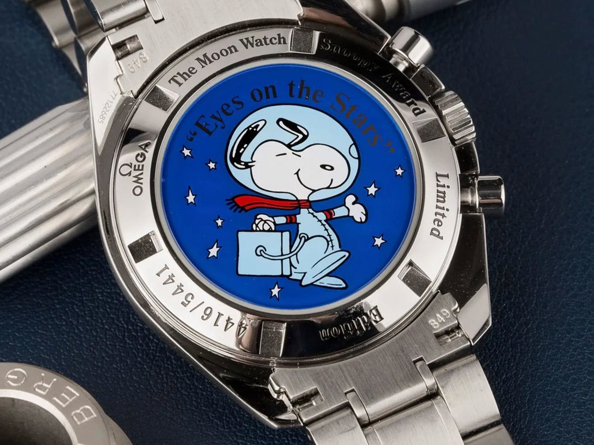 strapcode-watch-bands-Omega-2003-Snoopy-speedmaster-apollo-11-2