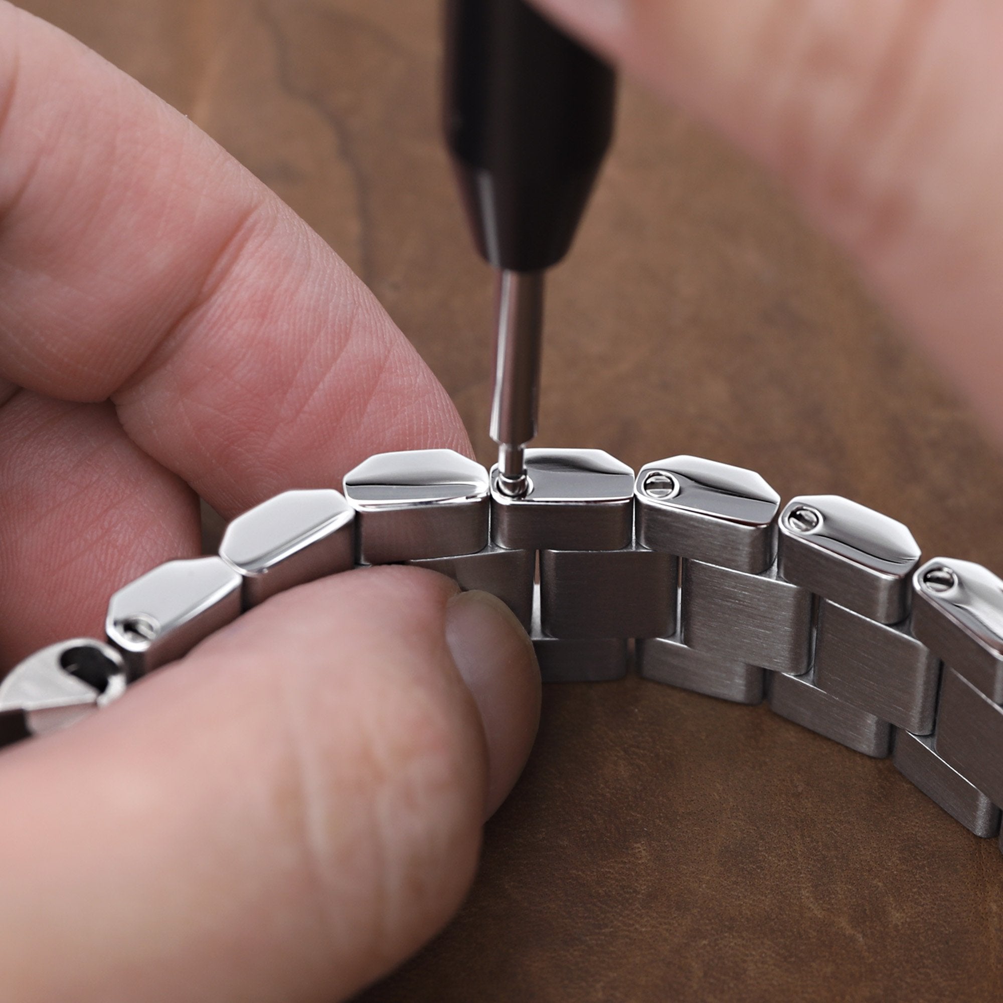 Swiss made Screwdriver for Watch Bracelet Link Screws | MiLTAT– Strapcode