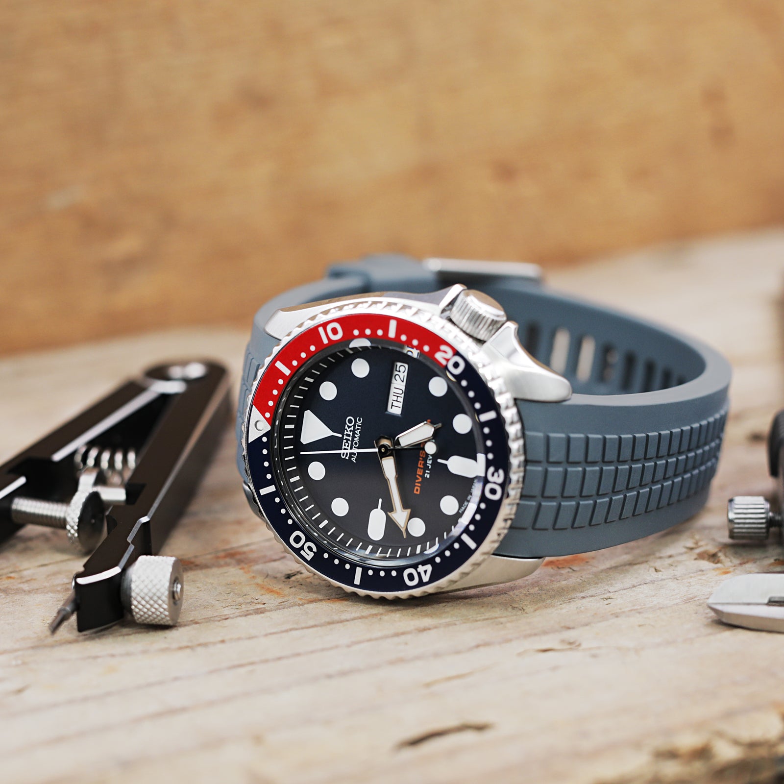 Seiko Mods, Seiko SKX007 Upgrade, Curved End Watch Bands | Strapcode