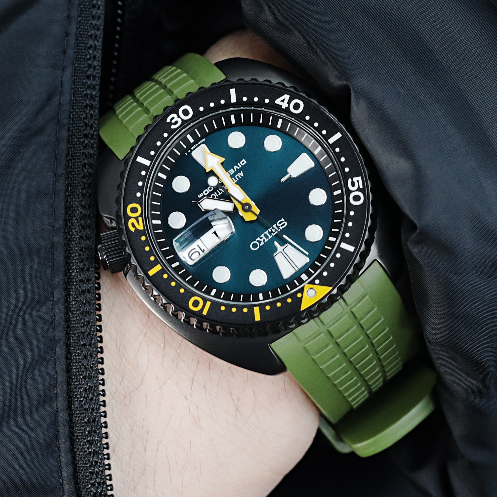 Crafter Blue CB12 Rubber strap is engineered for Seiko Turtle Prospex Watch SRP773, SRP775, SRP777, SRP779 models