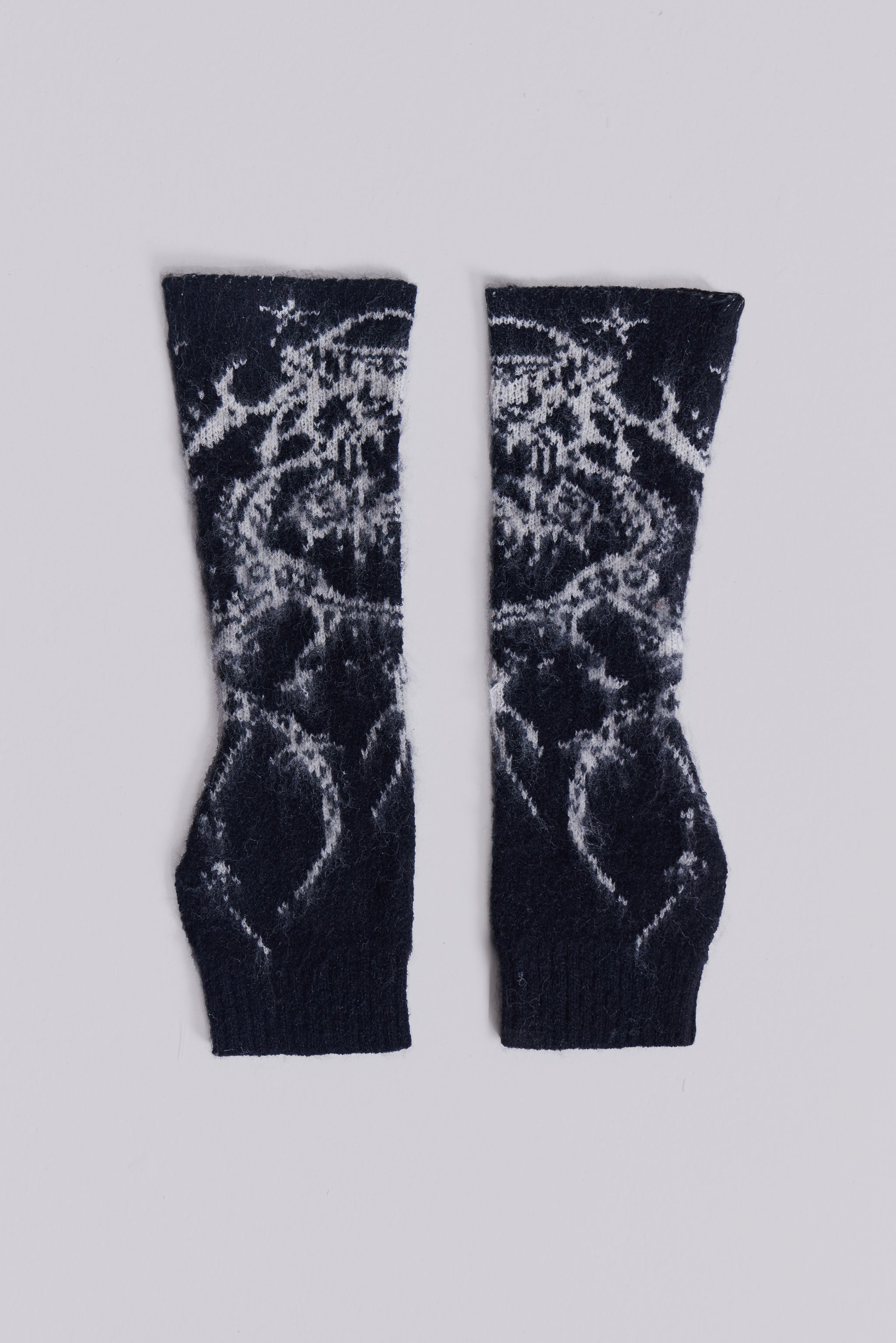 Jaded London Scorpion Knitted Gloves
