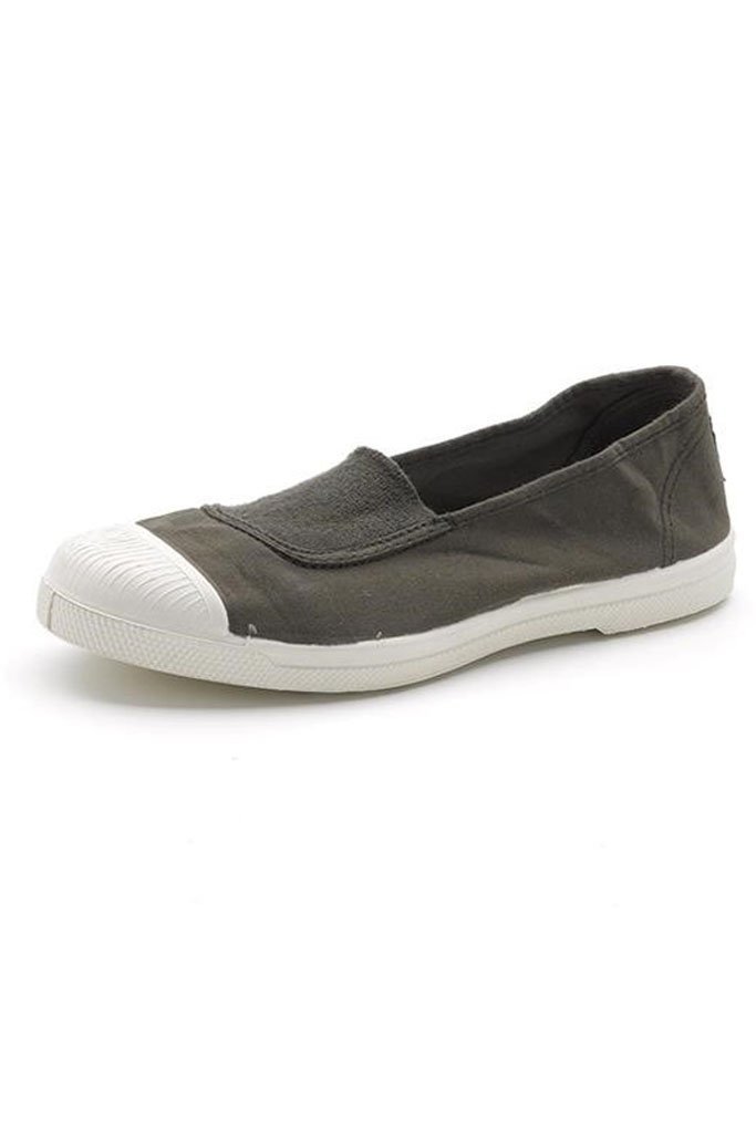 slip on plimsolls