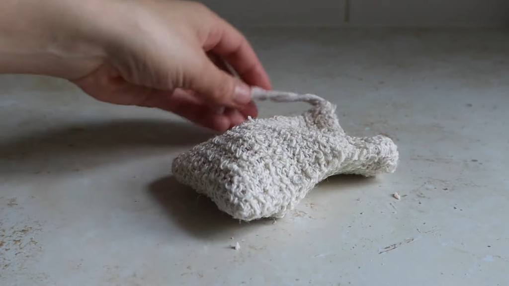 Exfoliating bag | How to Use Leftover Soap Scraps | Bottega Zero Waste