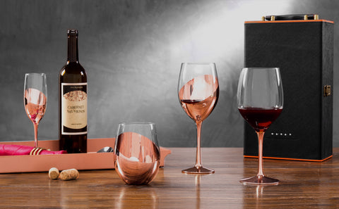 Drinkware: Wine glasses