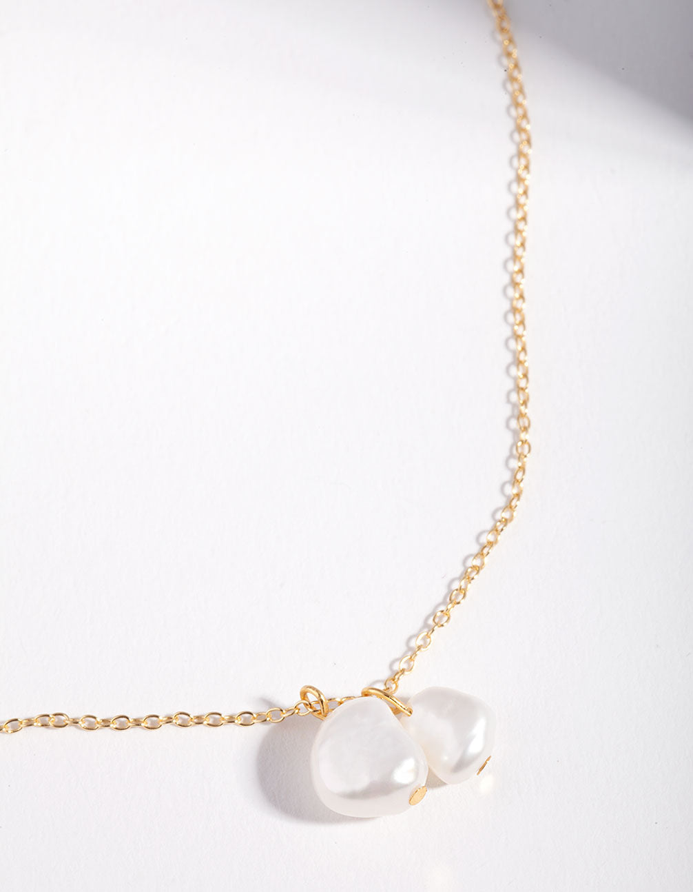 silver and pearl necklace