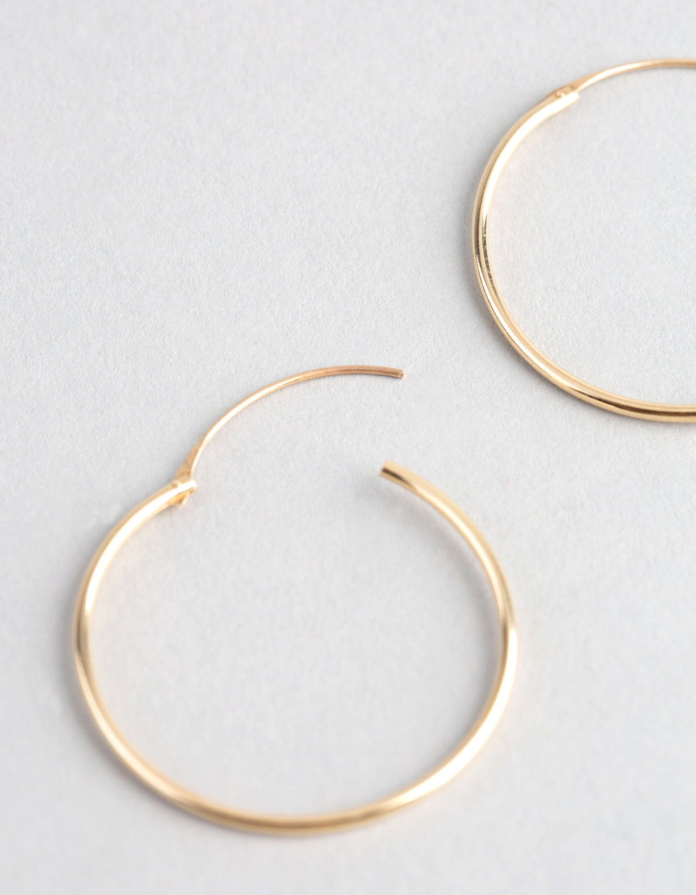 9ct Gold 25mm Fine Hoop Earring Lovisa