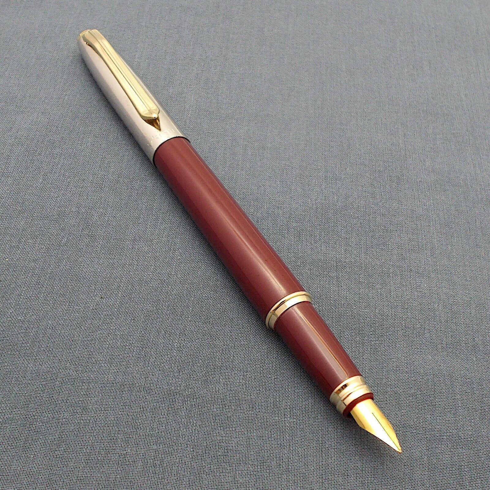 V’Sign Stride Maroon Fountain Pen with 3-in-1 Filling | kiwipens – Kiwipens