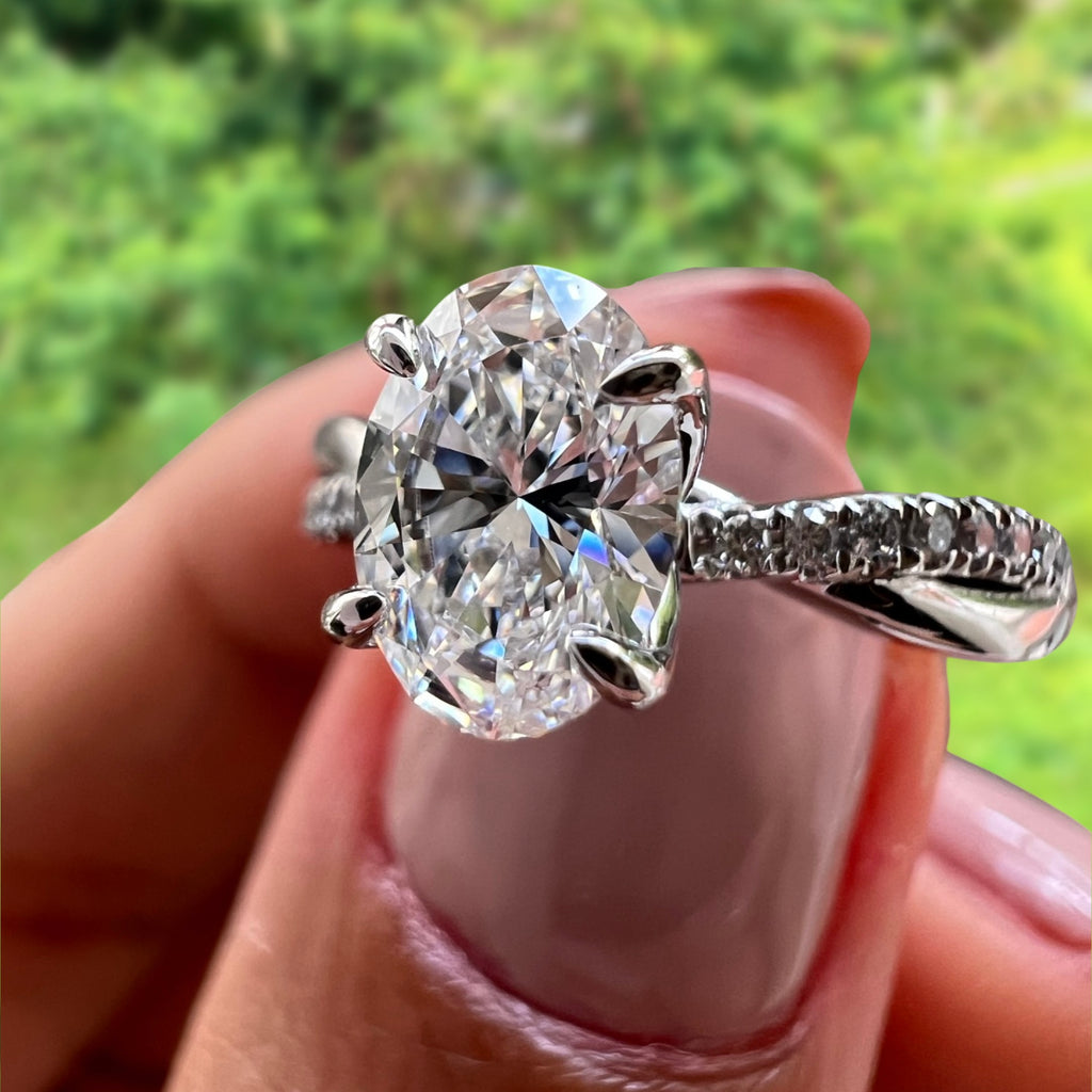 Oval Diamond Simple Engagement Ring, Elegant, Minimal, Beautiful