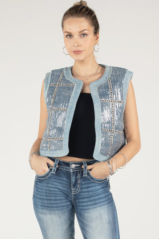 blue sequin denim vest outfit idea for women