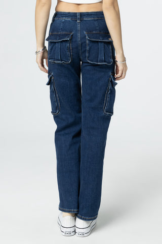 deep blue denim cargo jeans, perfect summer outfit idea