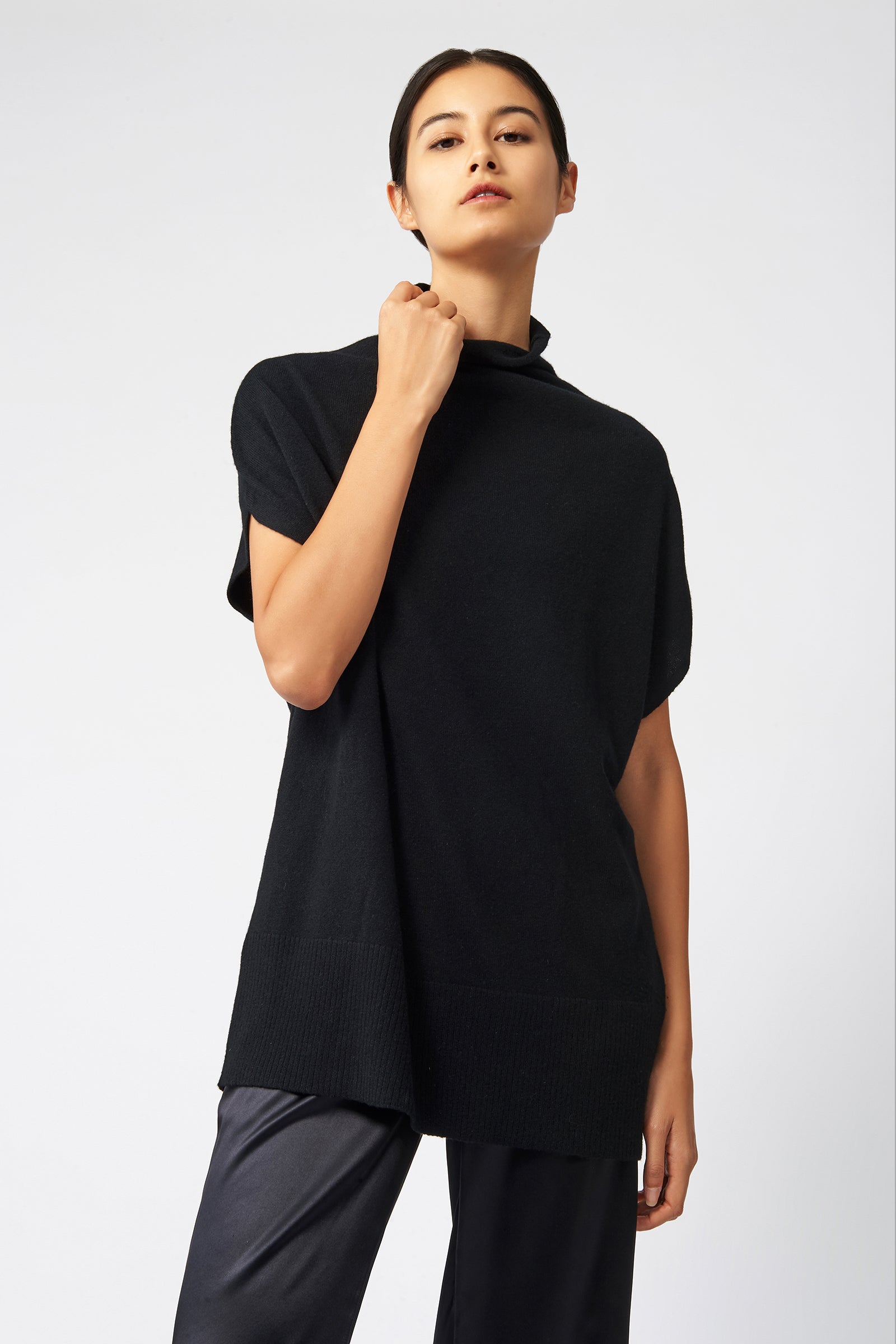 Cashmere Funnelneck in Black Made From 100% Cashmere – KAL RIEMAN