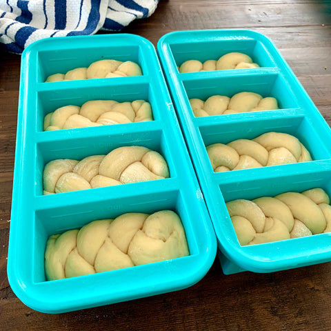 picture of individual challah in 1cup souper cubes tray