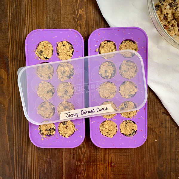 oatmeal cookies in cookie tray 