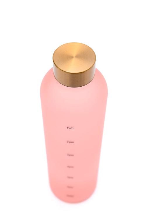 https://cdn.shopify.com/s/files/1/0023/5316/8453/products/Sippin_Pretty32ozTranslucentWaterBottleinPink_Gold2_500x.jpg?v=1701365110