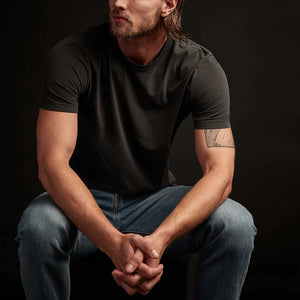 James Perse Short Sleeve Crew Neck in Carbon Pigment - Quattro Tizi