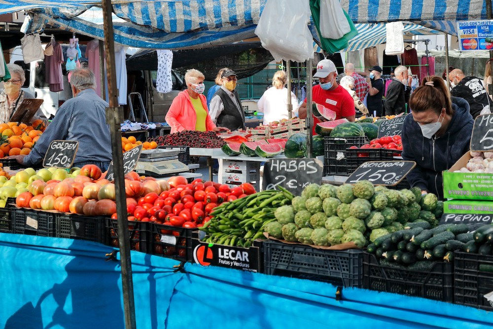 Puestos de frutas en Mercadillo de Majadahonda