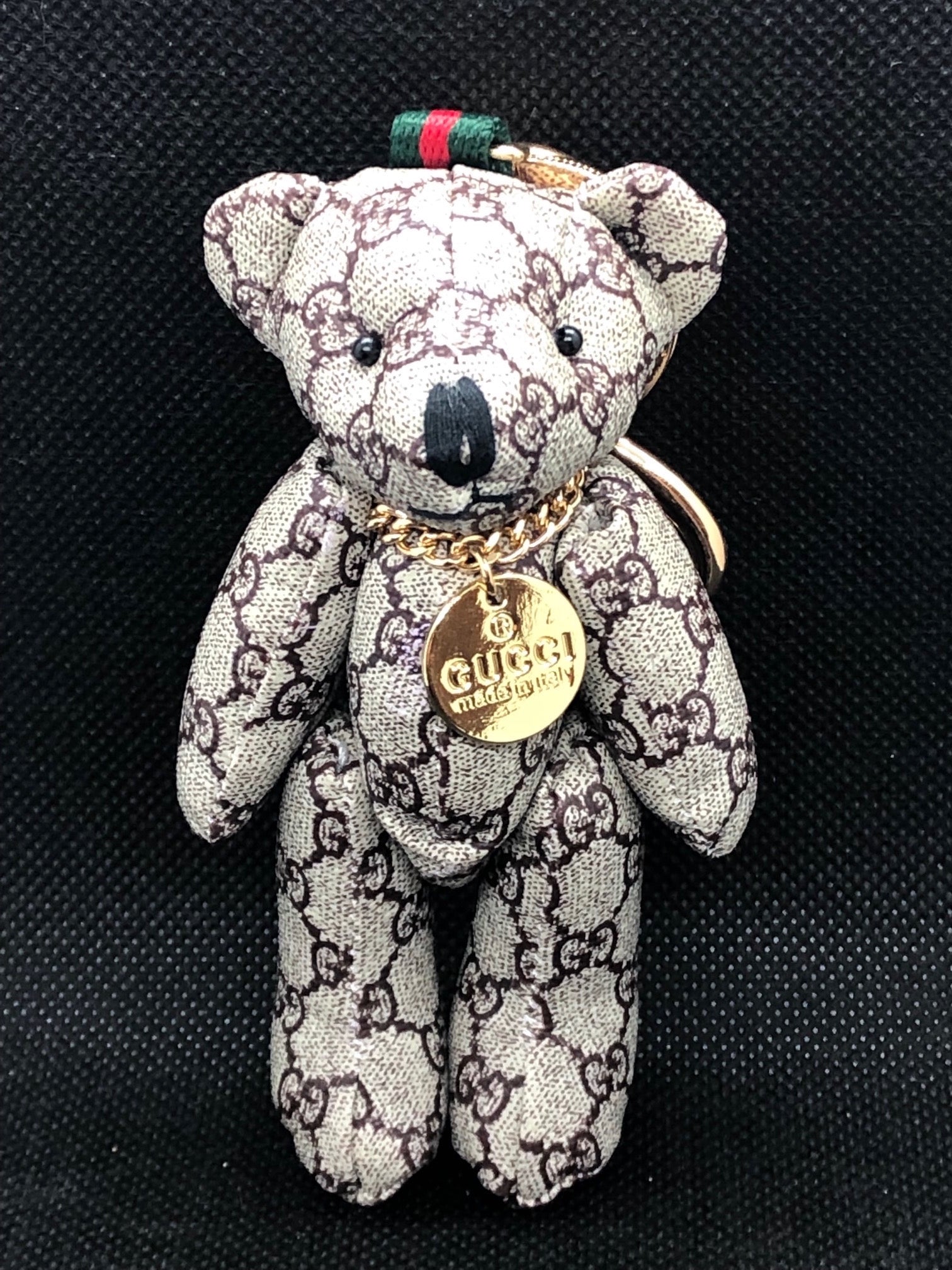 gucci monogram keychain