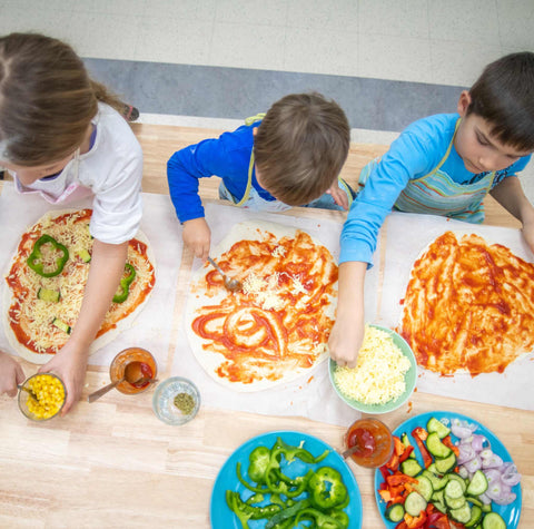 kids in cooking class