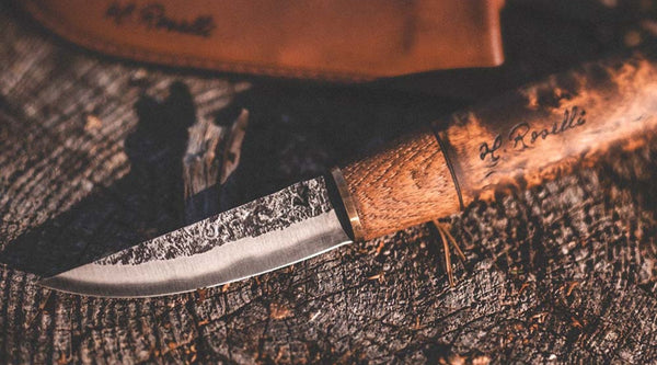 Juho 1: coltello finlandese fatto a mano da outdoor di Roselli realizzato in acciaio al carbonio