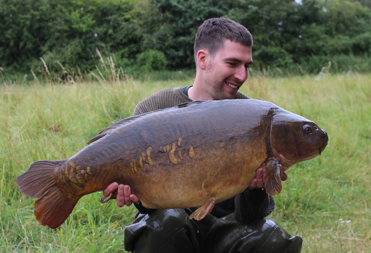  Mickey Bartlett with a Cambs Gravel Pit Mirror