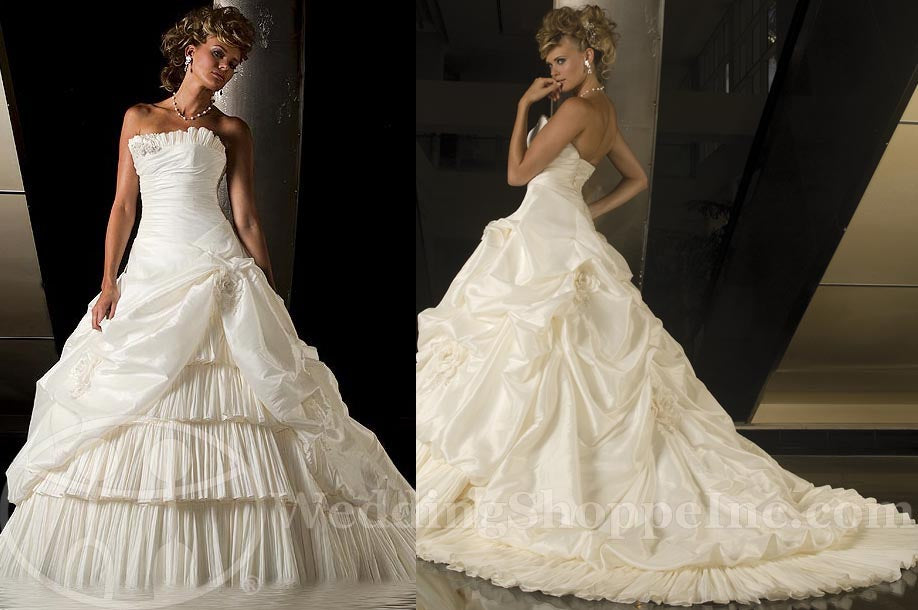 2012 Wedding Trends We Love: Corset Style Wedding Dresses (Part I