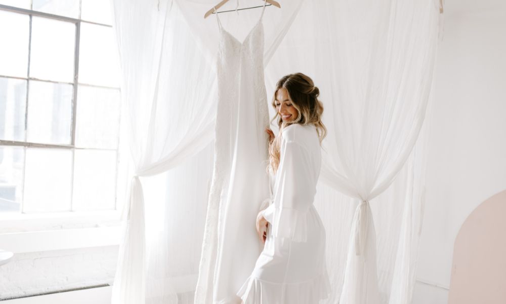 What Do You Wear Under A Wedding Dress - Shapeez