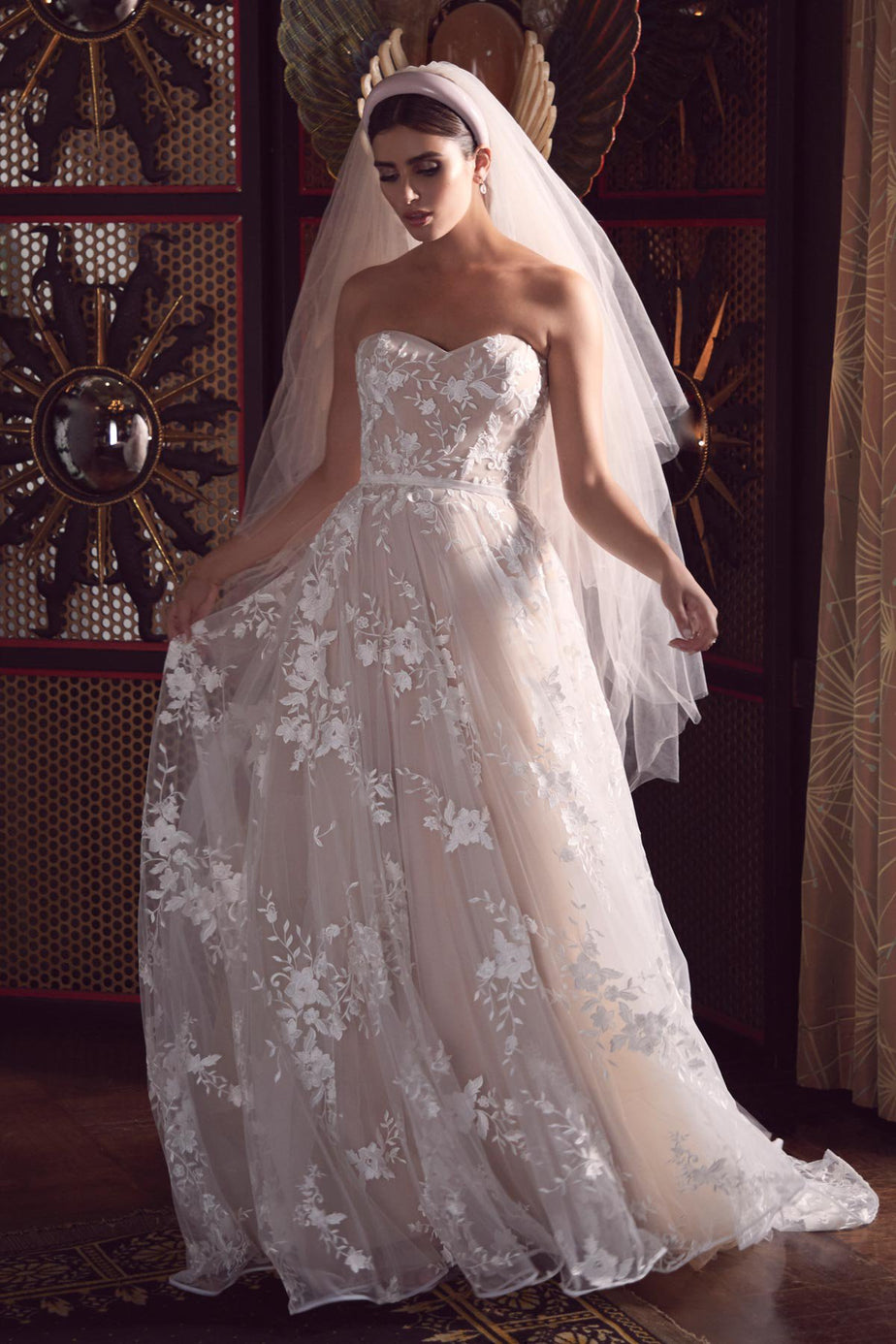 simple wedding dresses with sleeves