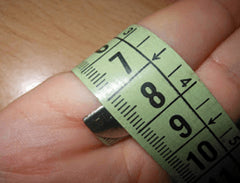 measure finger to know ring size