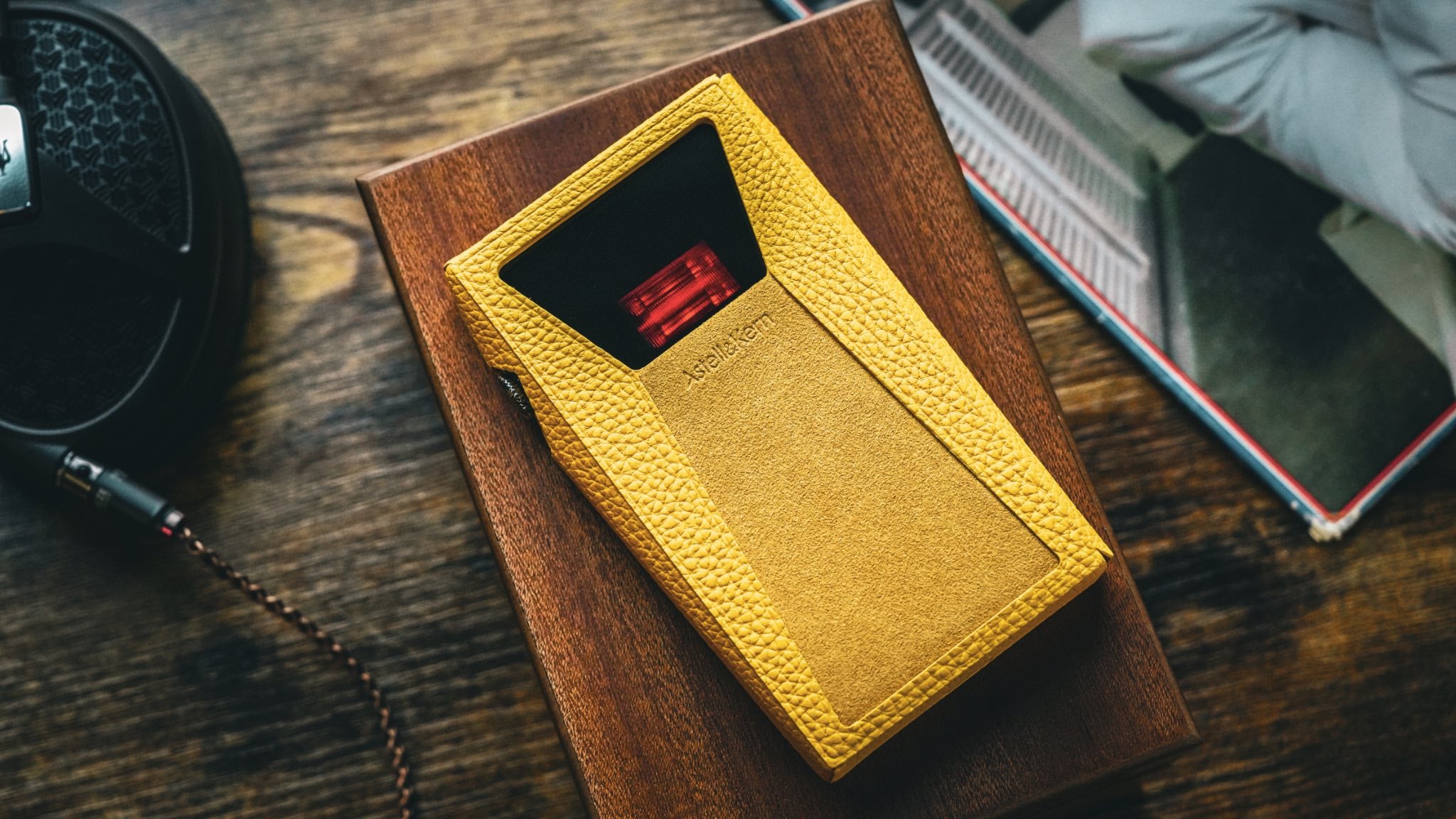 SP3000T in yellow calfskin case on included wood case